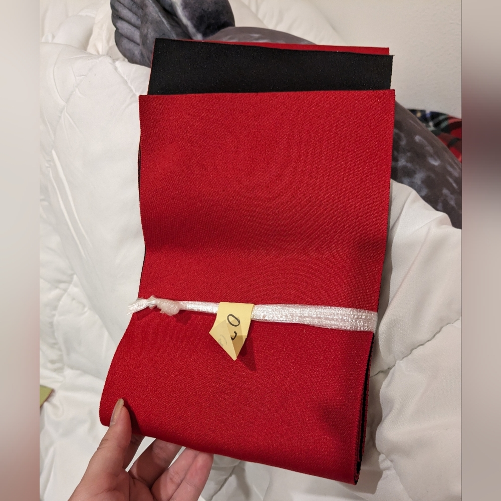 Red and black reversible obi